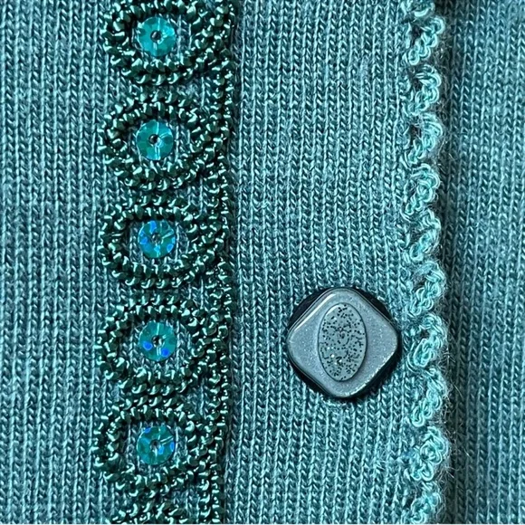 Green Cardigan Sweater V-Neck Long Sleeve Buttons Sequin Embroidered Size Medium - Picture 7 of 7